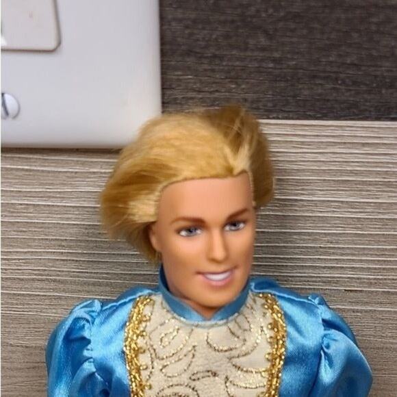 PRINCE STEFAN TALKING KEN DOLL - BARBIE IN RAPUNZE - Picture 4 of 8